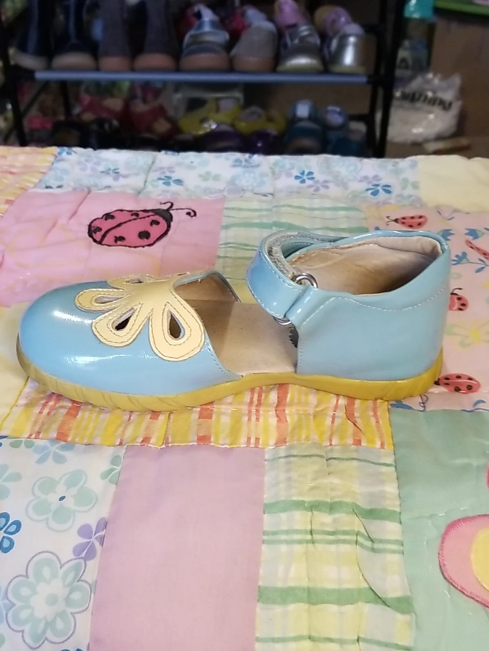 Livie & Luca Blue & Cream Patent Leather Mary Jane Size 12 Petals HTF Wavy Soles